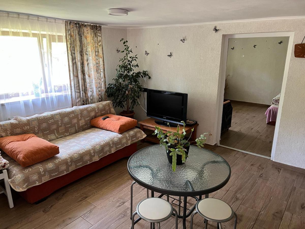 Apartment Hunihaz *